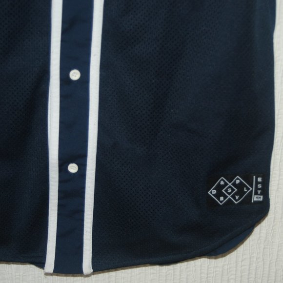 DIVIDED EST Men's Sports T-shirts - Picture 3 of 7